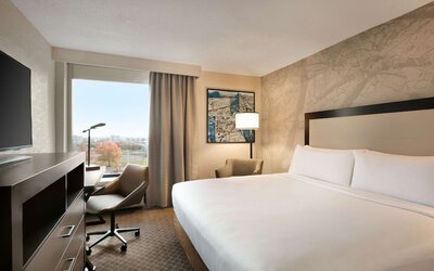 Doubletree by Hilton McLean Tysons