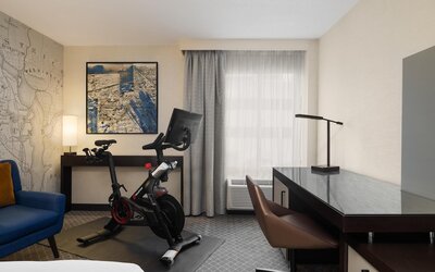 Doubletree by Hilton McLean Tysons
