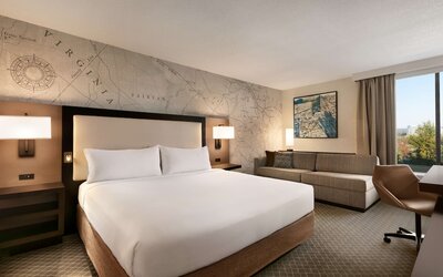 Doubletree by Hilton McLean Tysons