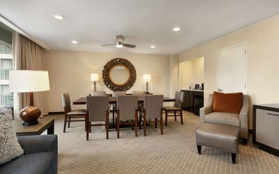 Doubletree by Hilton McLean Tysons