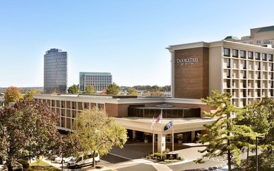 Doubletree by Hilton McLean Tysons