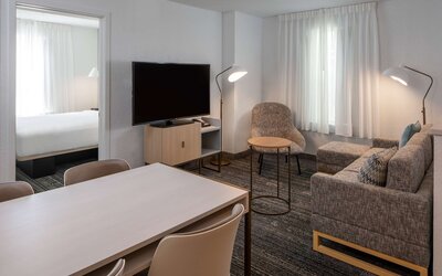 Sonesta Simply Suites Falls Church