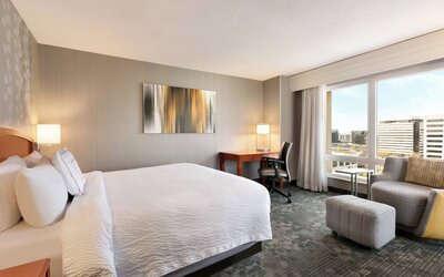 Courtyard by Marriott Tysons McLean