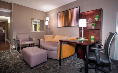 Courtyard by Marriott Tysons McLean