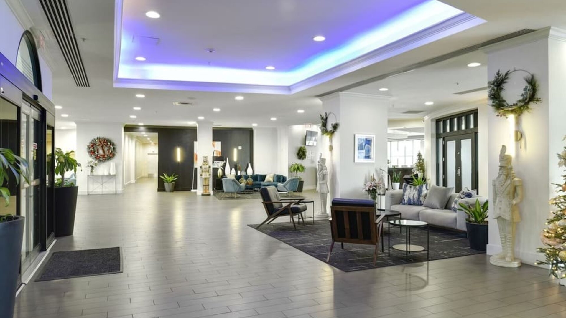 Lobby area at Hotel Tampa Riverwalk.