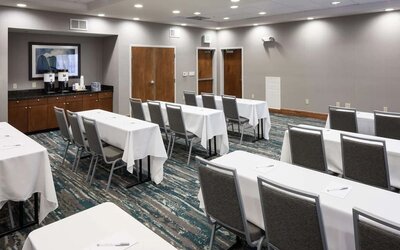 Meeting room at Hampton Inn Los Angeles-Orange County-Cypress.
