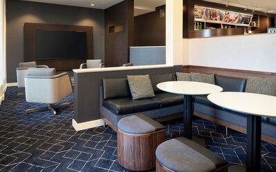 Courtyard by Marriott Bakersfield
