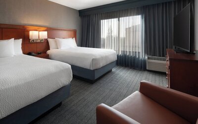 Courtyard by Marriott Bakersfield