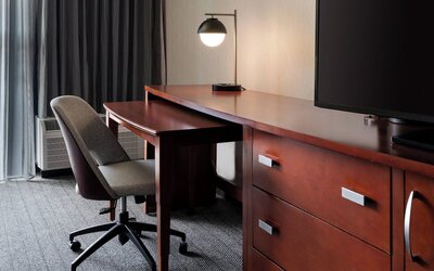 Courtyard by Marriott Bakersfield