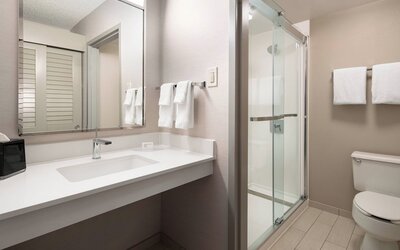 Courtyard by Marriott Bakersfield