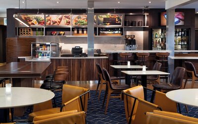 Courtyard by Marriott Bakersfield