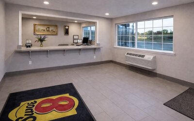 Super 8 by Wyndham Bakersfield CA Near Airport