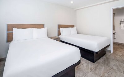 Super 8 by Wyndham Bakersfield CA Near Airport