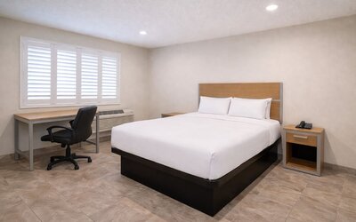 Super 8 by Wyndham Bakersfield CA Near Airport