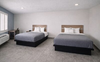 Super 8 by Wyndham Bakersfield CA Near Airport