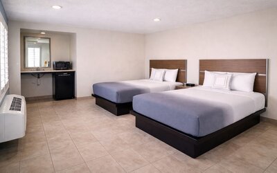 Super 8 by Wyndham Bakersfield CA Near Airport