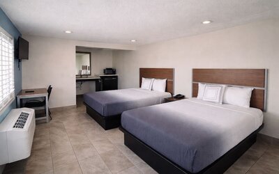 Super 8 by Wyndham Bakersfield CA Near Airport