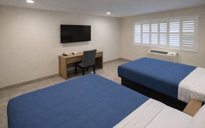 Super 8 by Wyndham Bakersfield CA Near Airport
