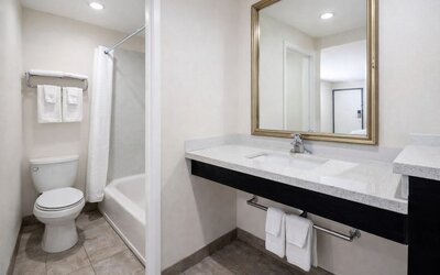 Super 8 by Wyndham Bakersfield CA Near Airport