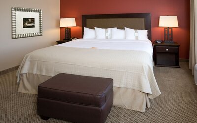 Holiday Inn & Suites Bakersfield by IHG