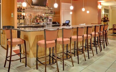 Holiday Inn & Suites Bakersfield by IHG