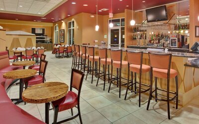 Holiday Inn & Suites Bakersfield by IHG
