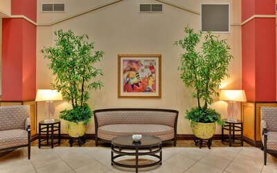 Holiday Inn & Suites Bakersfield by IHG