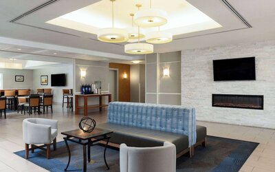 La Quinta Inn & Suites by Wyndham Bakersfield North