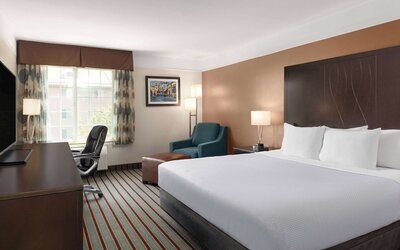 La Quinta Inn & Suites by Wyndham Bakersfield North
