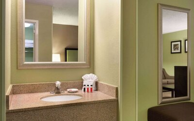 Days Inn by Wyndham Baltimore Inner Harbor