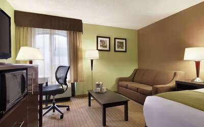 Days Inn by Wyndham Baltimore Inner Harbor