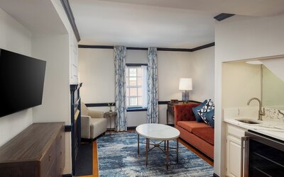 The William Fell Baltimore, Tapestry Collection by Hilton