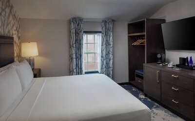 The William Fell Baltimore, Tapestry Collection by Hilton