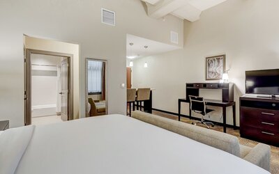 Studio Suite, 2 Queen Beds, Kitchen, City View