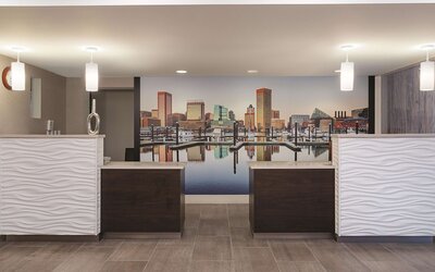 La Quinta Inn & Suites by Wyndham Baltimore N / White Marsh