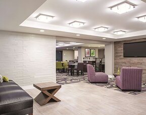 La Quinta Inn & Suites by Wyndham Baltimore N / White Marsh