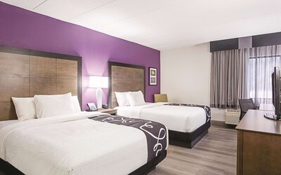 La Quinta Inn & Suites by Wyndham Baltimore N / White Marsh