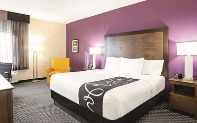 La Quinta Inn & Suites by Wyndham Baltimore N / White Marsh
