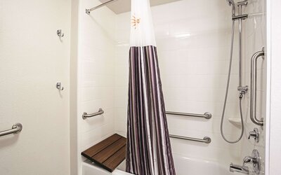 La Quinta Inn & Suites by Wyndham Baltimore N / White Marsh