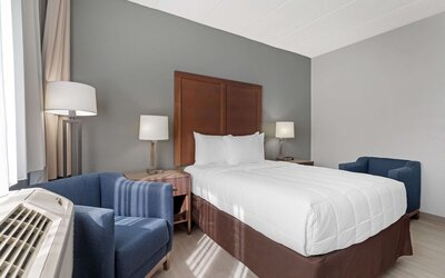 Clarion Hotel & Suites BWI Airport North