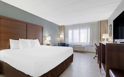 Clarion Hotel & Suites BWI Airport North