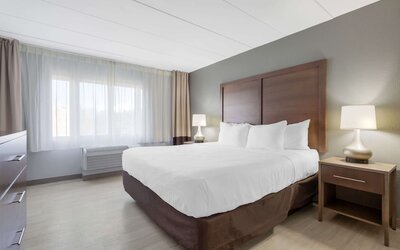 Clarion Hotel & Suites BWI Airport North