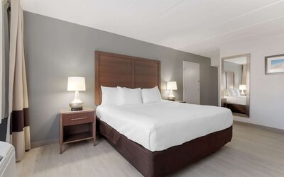 Clarion Hotel & Suites BWI Airport North