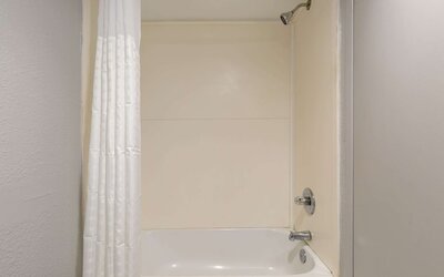 Clarion Hotel & Suites BWI Airport North
