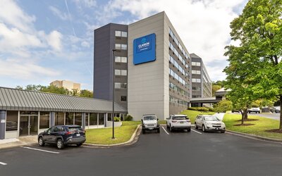 Clarion Hotel & Suites BWI Airport North
