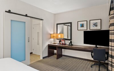Sonesta Hotel Baltimore Inner Harbor