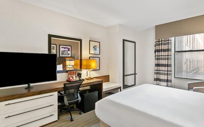 Sonesta Hotel Baltimore Inner Harbor