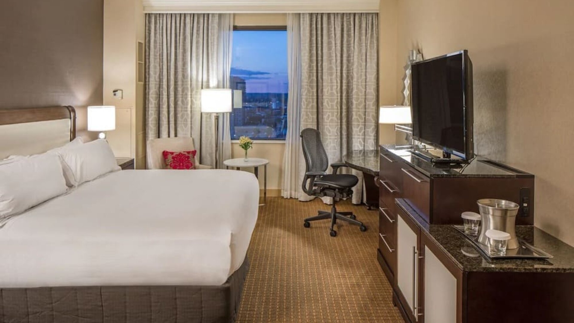 Day use room with work desk at Hilton Minneapolis.