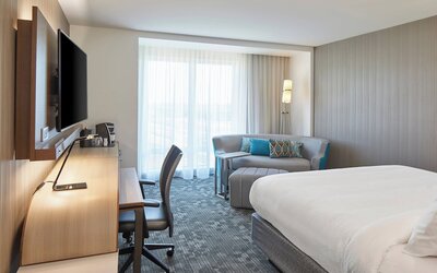Courtyard by Marriott Baltimore Downtown/McHenry Row