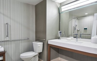 Courtyard by Marriott Baltimore Downtown/McHenry Row